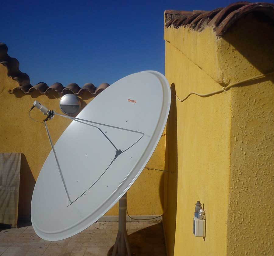 Famaval 1.95m satellite dish installation