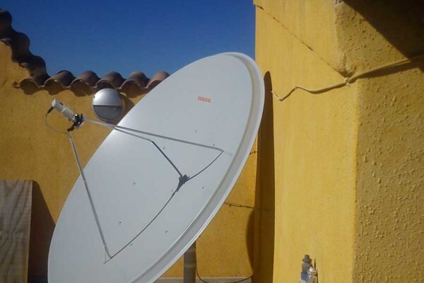 Famaval 1.95m satellite dish installation