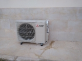 Un reciente instalación de una nueva casa de Mitsubishi Electric divide inversor syste…
