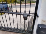 Abridor de puerta batiente Motorline.